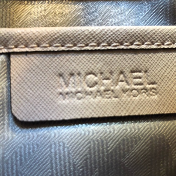 Michael Kors Blush Handbag - Picture 7 of 8